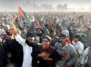 Millares de personas protestaron por el asesinato de Benazir Bhutto